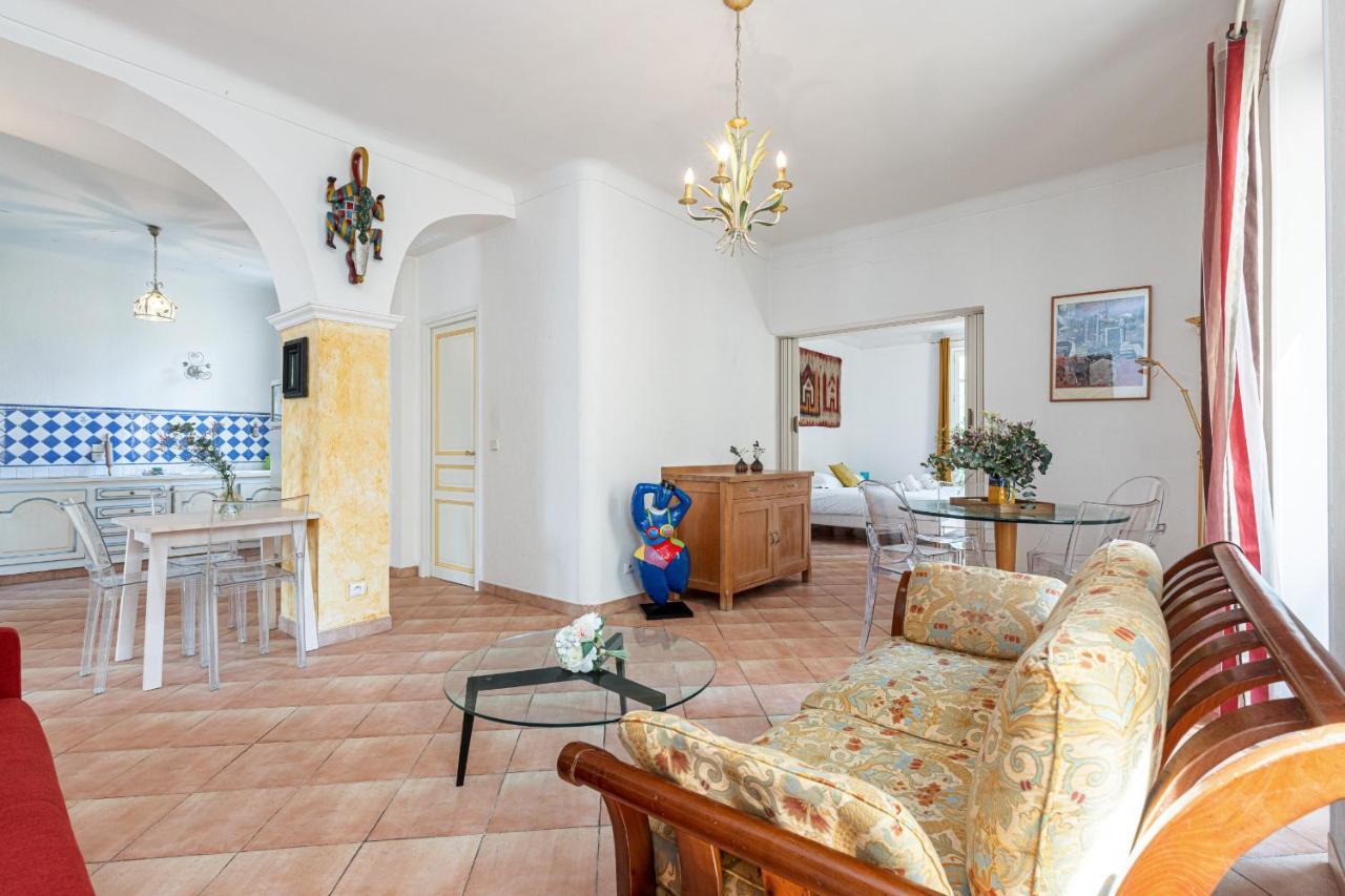 Large 2 Bdr Downtown - Ac & Terrace Appartamento *