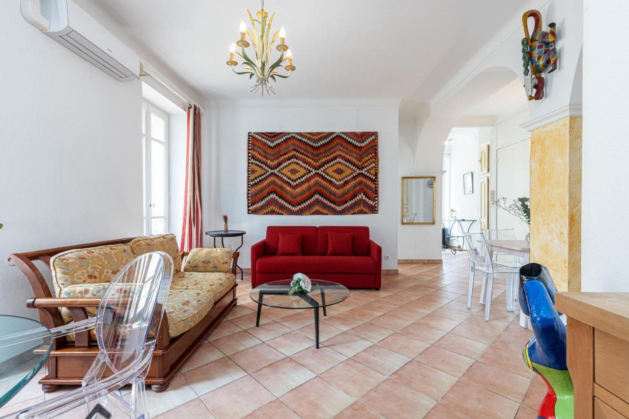 Large 2 Bdr Downtown - Ac & Terrace Appartamento