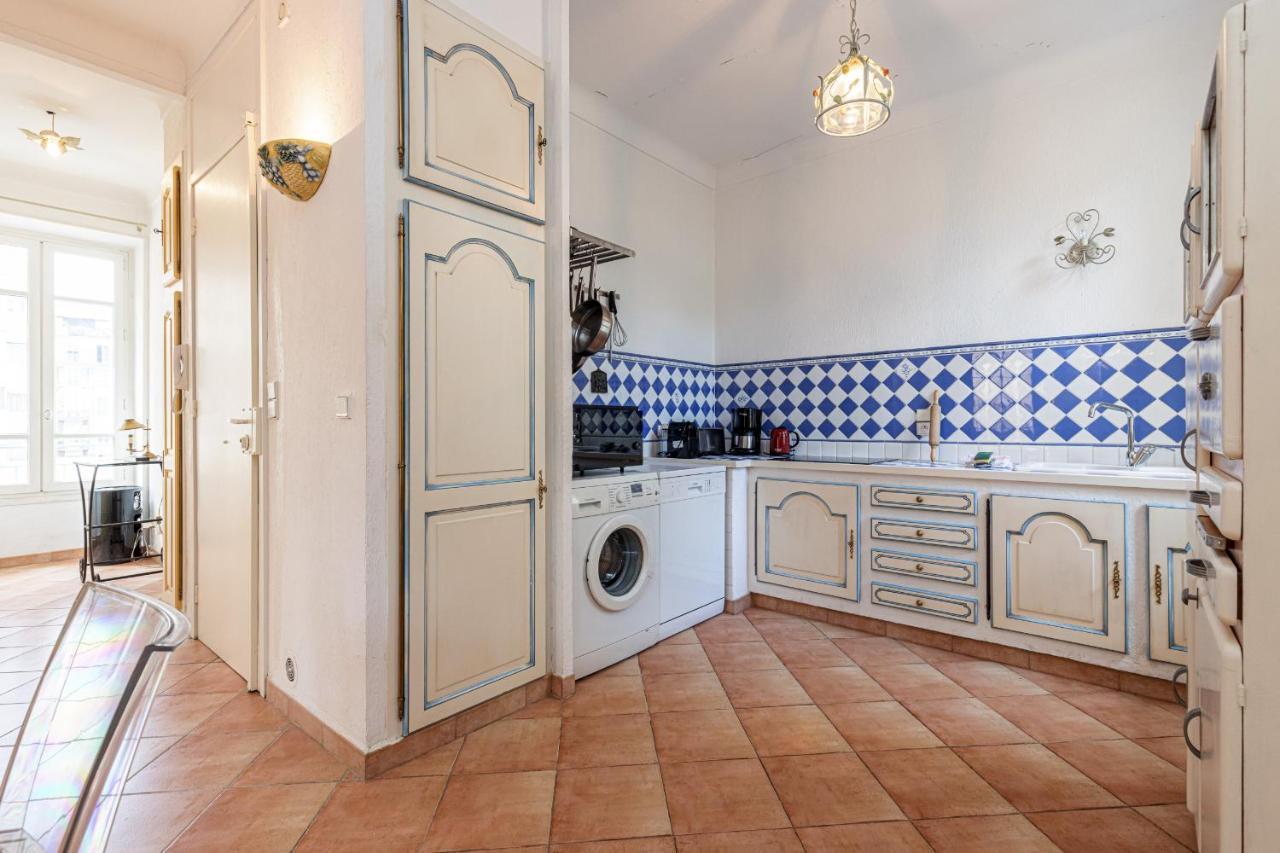 Large 2 Bdr Downtown - Ac & Terrace Appartamento