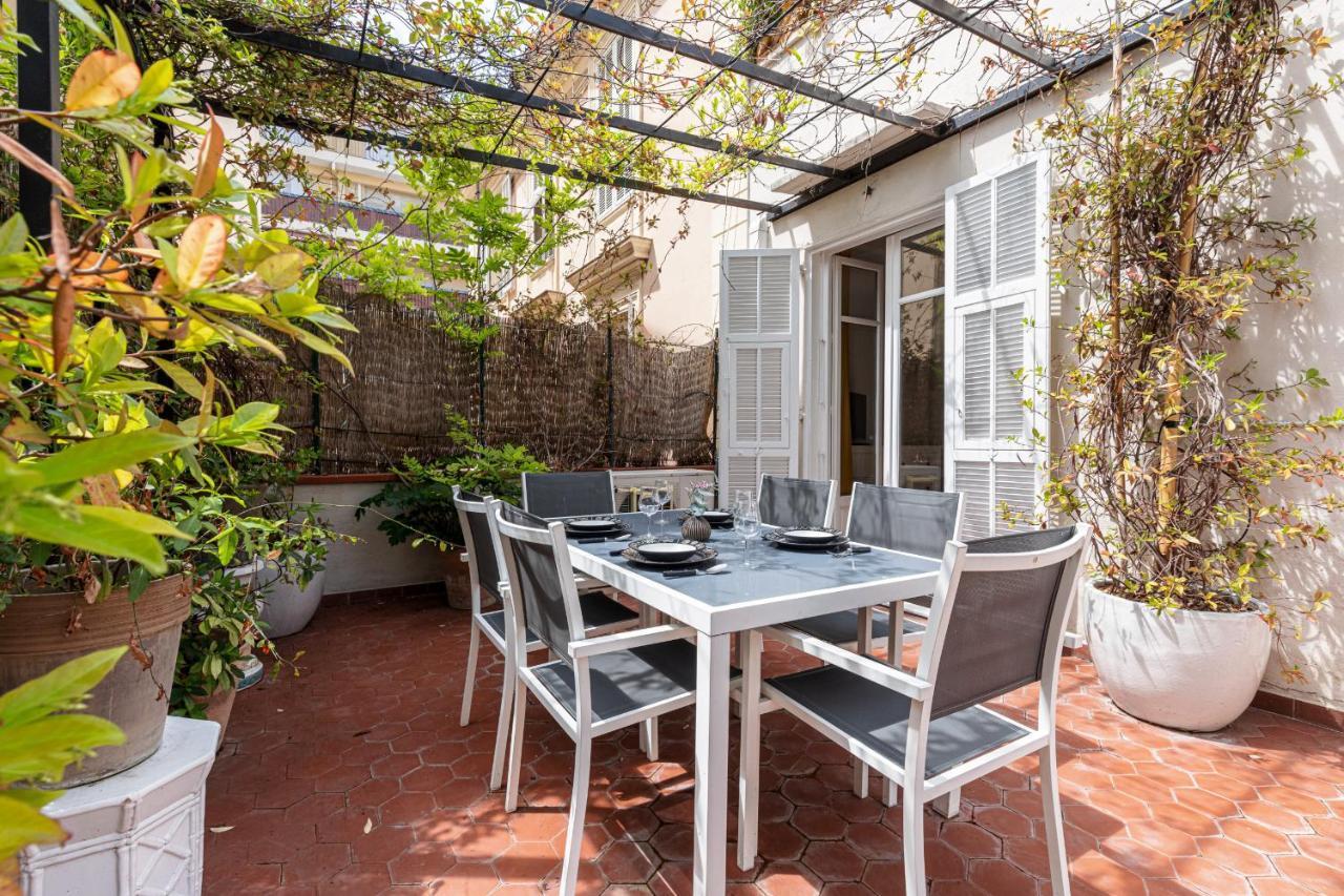 Large 2 Bdr Downtown - Ac & Terrace Appartamento *