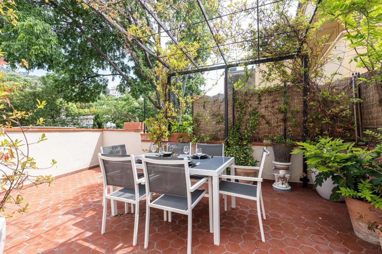 Large 2 Bdr Downtown - Ac & Terrace *