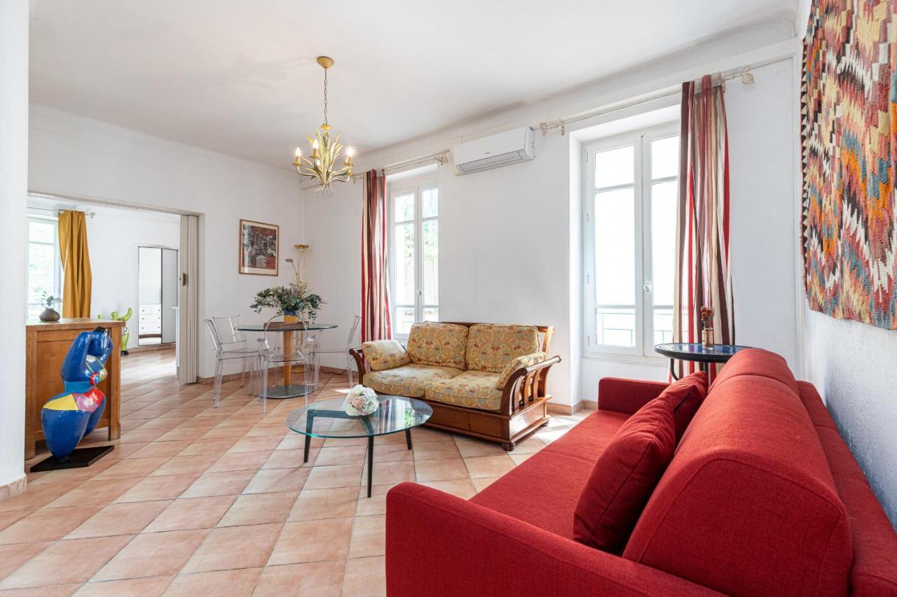 Large 2 Bdr Downtown - Ac & Terrace *