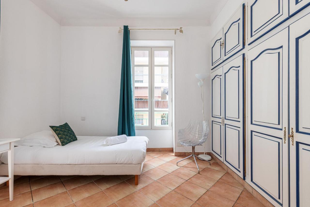 Large 2 Bdr Downtown - Ac & Terrace Appartamento